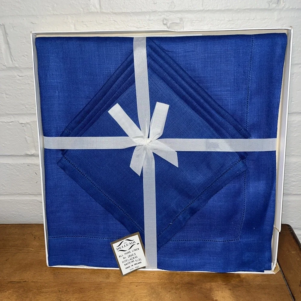 VTG Belle Aire Linen Table Cloth & Napkin Set Blue NOS Made In Ireland